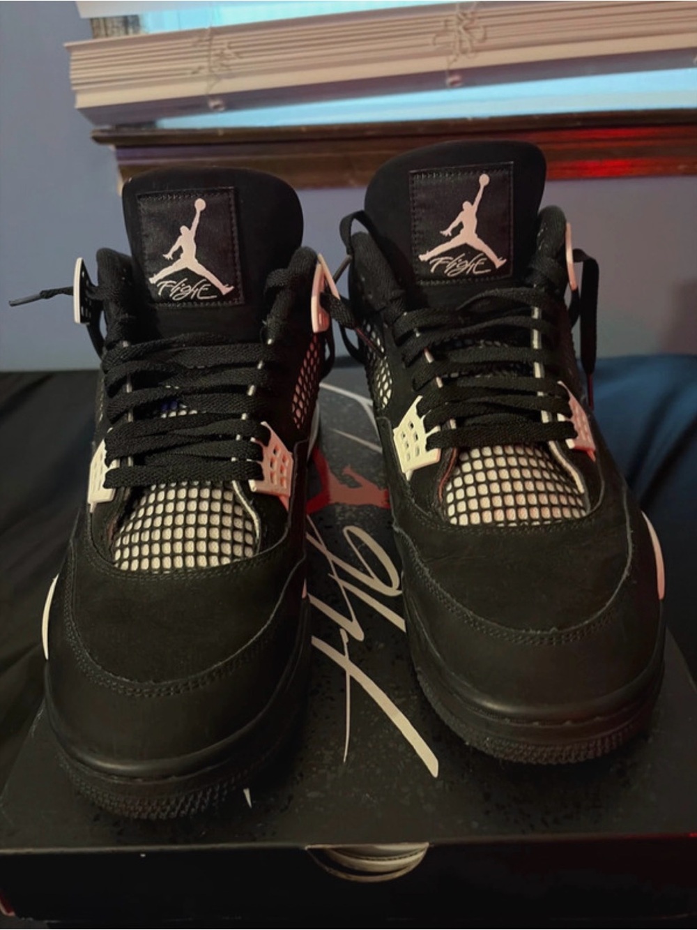 Air Jordan 4 Retro Men’s Sneakers - white thunders